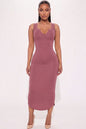 Vestido midi sin mangas con cuello dividido