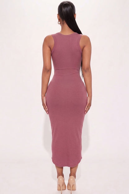 Vestido midi sin mangas con cuello dividido