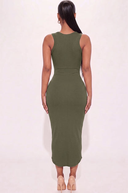 Vestido midi sin mangas con cuello dividido