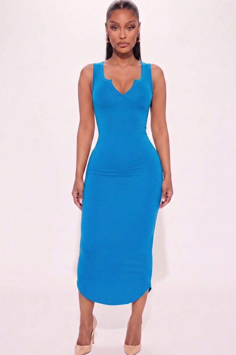Vestido midi sin mangas con cuello dividido