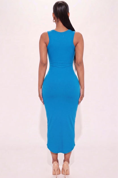 Vestido midi sin mangas con cuello dividido