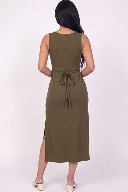 Vestido midi sin mangas con abertura lateral acanalado