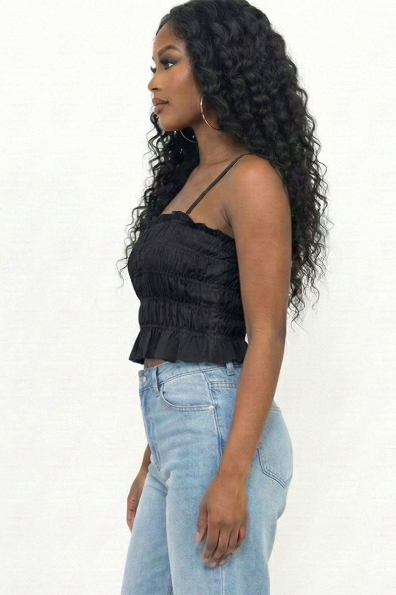 Top corto con cuerpo fruncido en capas