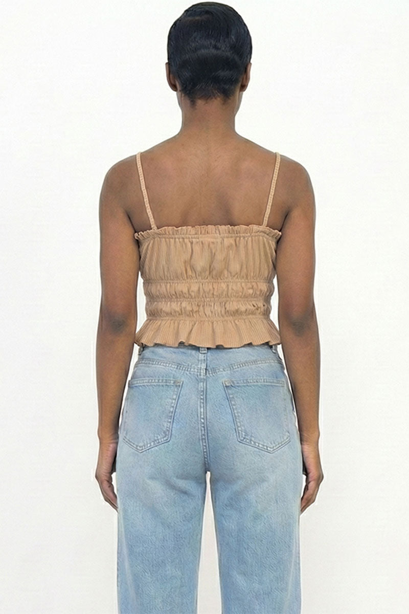 Top corto con cuerpo fruncido en capas