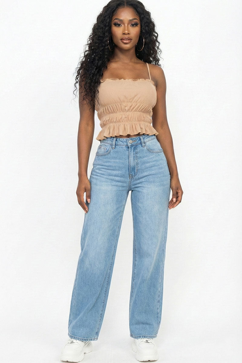 Top corto con cuerpo fruncido en capas