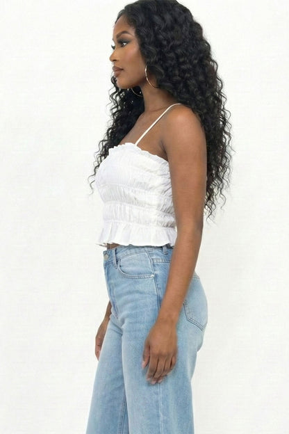 Top corto con cuerpo fruncido en capas