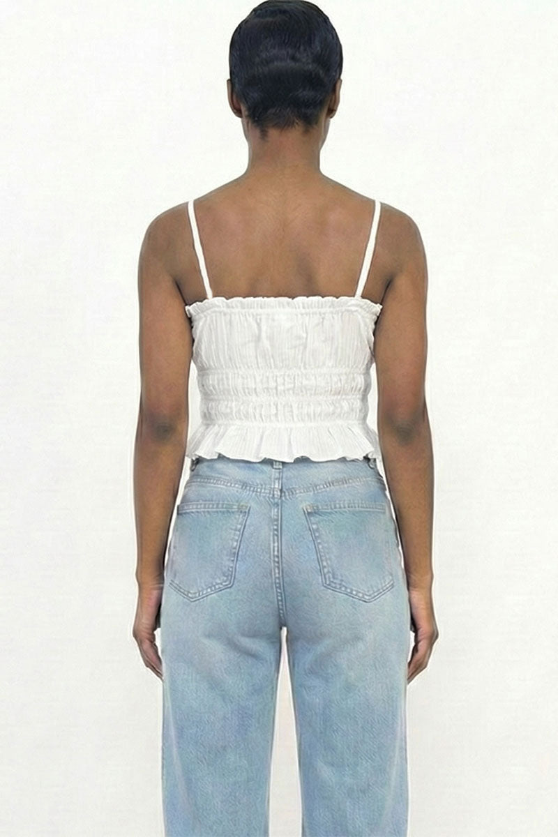 Top corto con cuerpo fruncido en capas