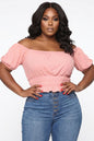 Top liso de punto acanalado con manga abullonada fruncida informal de talla grande