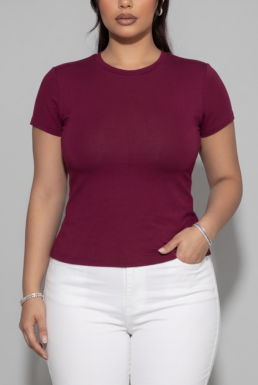 Fine-Gauge Knit Short Sleeve Crew Neck Fitted Tee