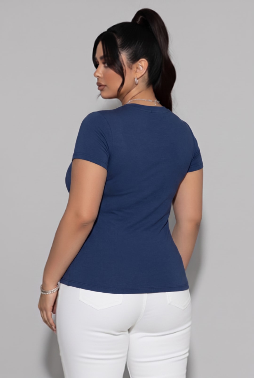 Fine-Gauge Knit Short Sleeve Crew Neck Fitted Tee