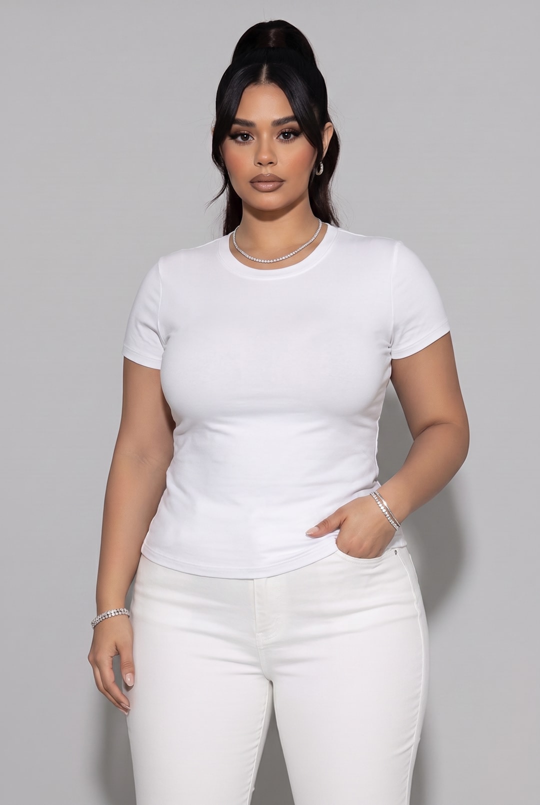 Fine-Gauge Knit Short Sleeve Crew Neck Fitted Tee