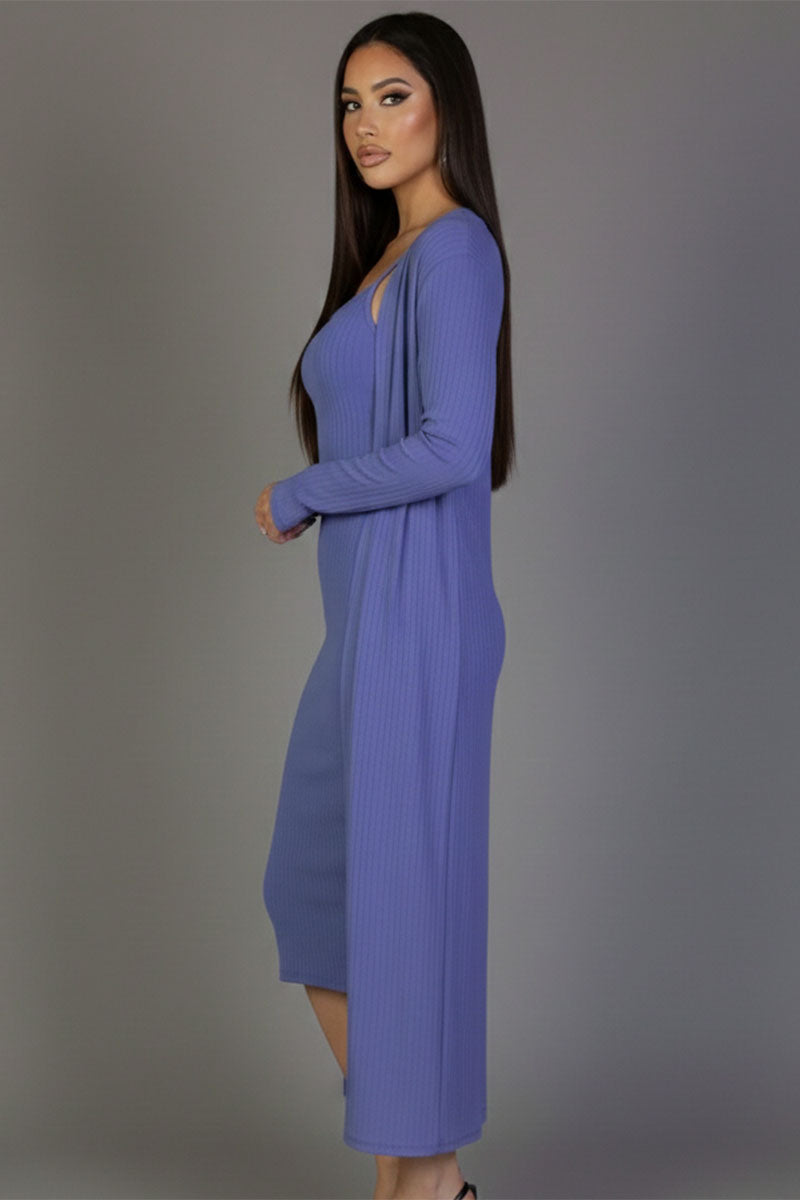 Cárdigan acanalado y vestido midi ajustado de tirantes