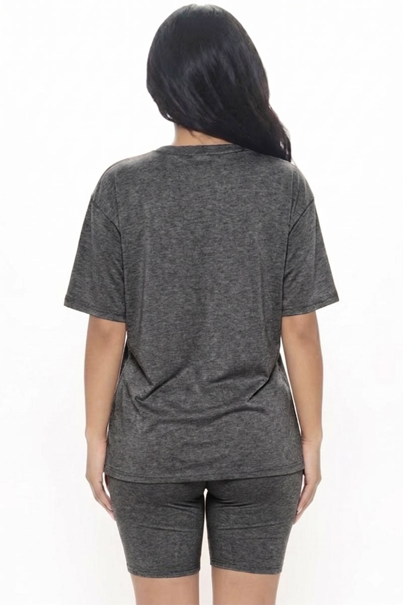 Conjunto de top holgado y shorts de ciclista